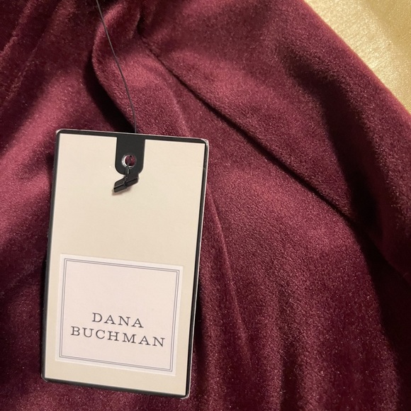 Medium wine colored velvet look long pants - Picture 3 of 3